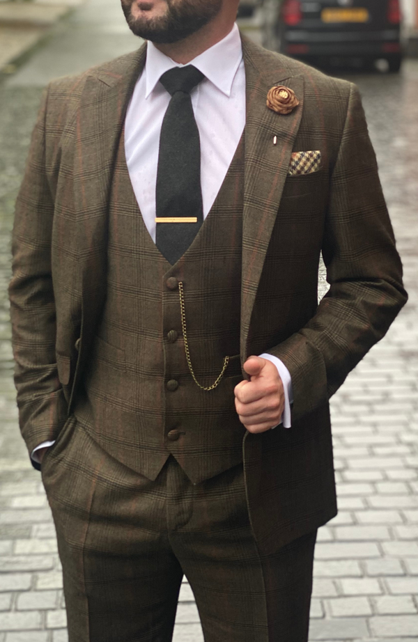BARRA GREEN TIE - HIRE: £10.00